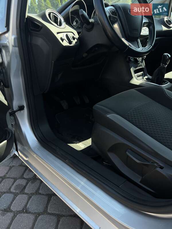 Хэтчбек Ford Fiesta 2015 в Львове фото 5 Хэтчбек Ford Fiesta 2015 в Львове