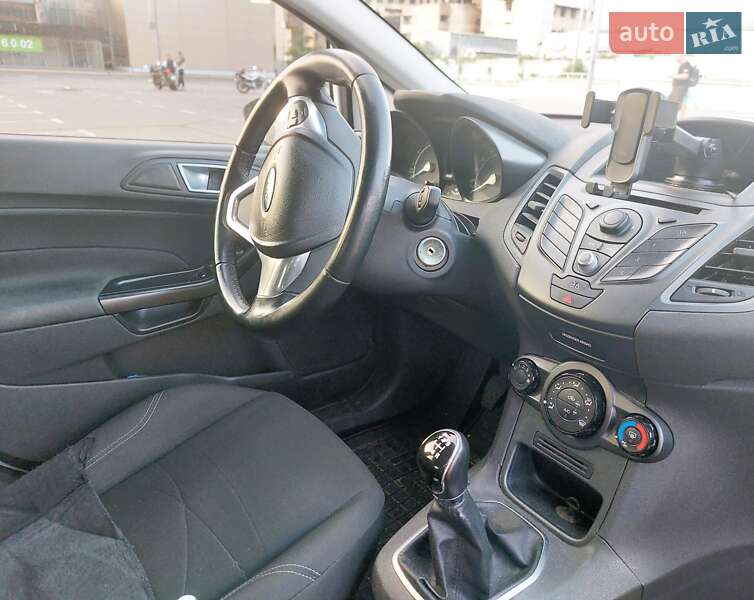 Хэтчбек Ford Fiesta 2012 в Киеве