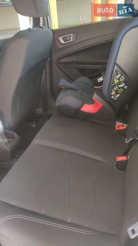 Хэтчбек Ford Fiesta 2016 в Киеве