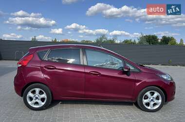 Хэтчбек Ford Fiesta 2011 в 
