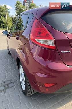 Хэтчбек Ford Fiesta 2011 в 