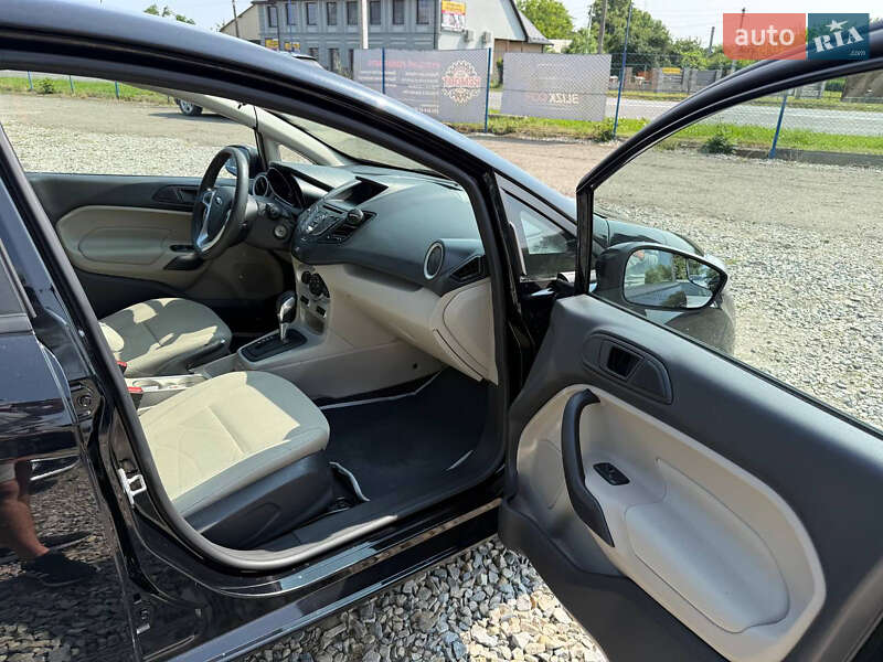 Седан Ford Fiesta 2017 в Коломые