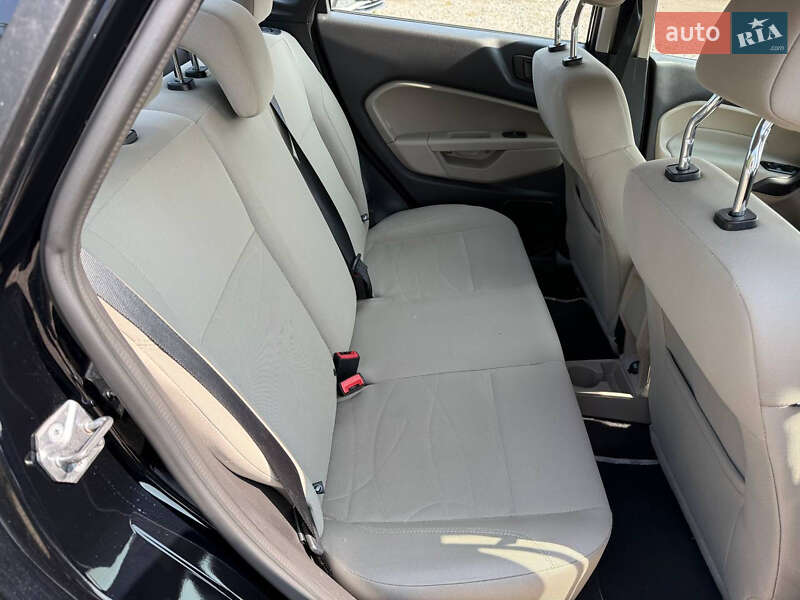 Седан Ford Fiesta 2017 в Коломые