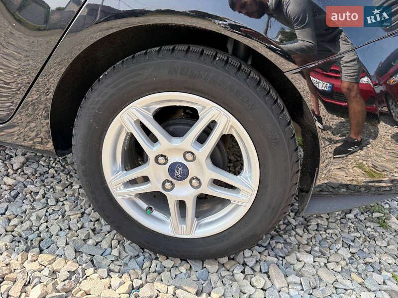 Седан Ford Fiesta 2017 в Коломые