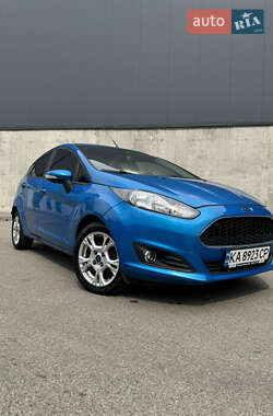 Хетчбек Ford Fiesta 2016 в Києві