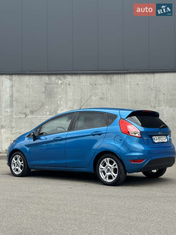 Хэтчбек Ford Fiesta 2016 в Киеве