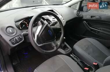 Хэтчбек Ford Fiesta 2013 в 