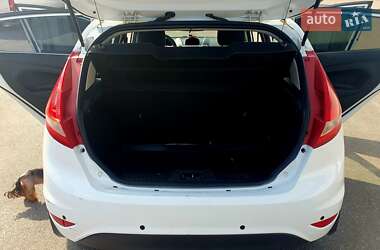 Хэтчбек Ford Fiesta 2011 в 
