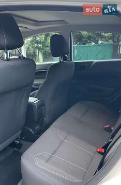 Хэтчбек Ford Fiesta 2019 в 