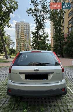 Хэтчбек Ford Fiesta 2008 в 