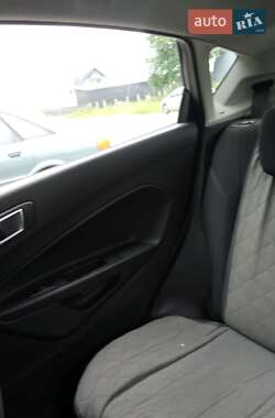 Хэтчбек Ford Fiesta 2013 в 