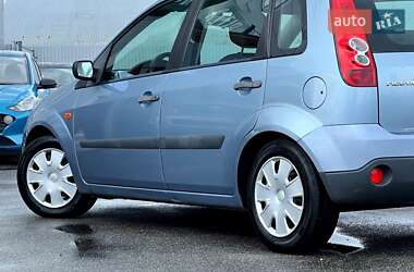 Хэтчбек Ford Fiesta 2006 в 