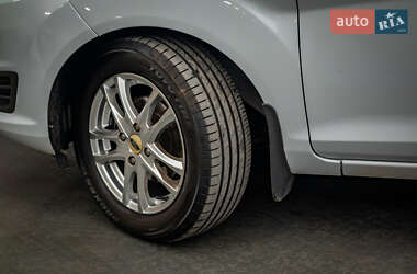 Хэтчбек Ford Fiesta 2013 в 