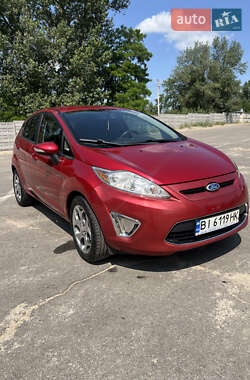 Хэтчбек Ford Fiesta 2010 в 