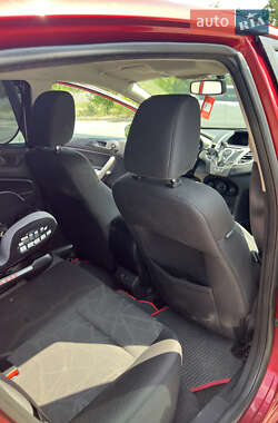Хэтчбек Ford Fiesta 2010 в 