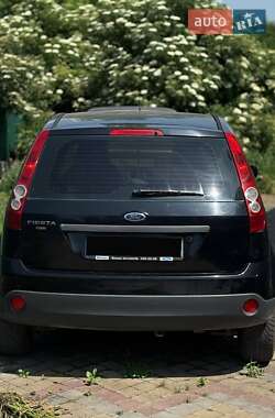 Хэтчбек Ford Fiesta 2007 в 