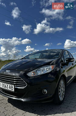 Хэтчбек Ford Fiesta 2013 в 