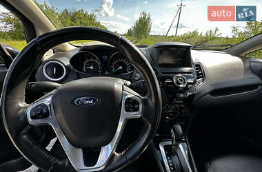 Хэтчбек Ford Fiesta 2013 в 