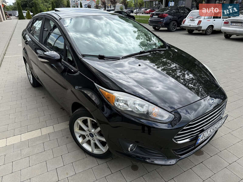 Седан Ford Fiesta 2015 в Ужгороде