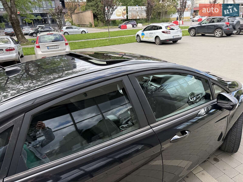 Седан Ford Fiesta 2015 в Ужгороде