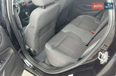 Хэтчбек Ford Fiesta 2014 в 