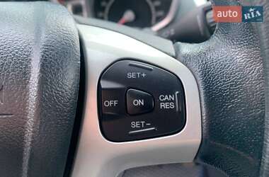Хэтчбек Ford Fiesta 2009 в 