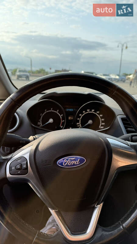 Хетчбек Ford Fiesta 2016 в Харкові