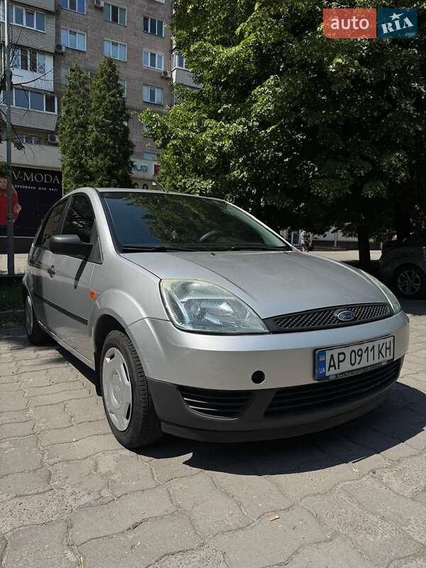 Хэтчбек Ford Fiesta 2004 в Запорожье