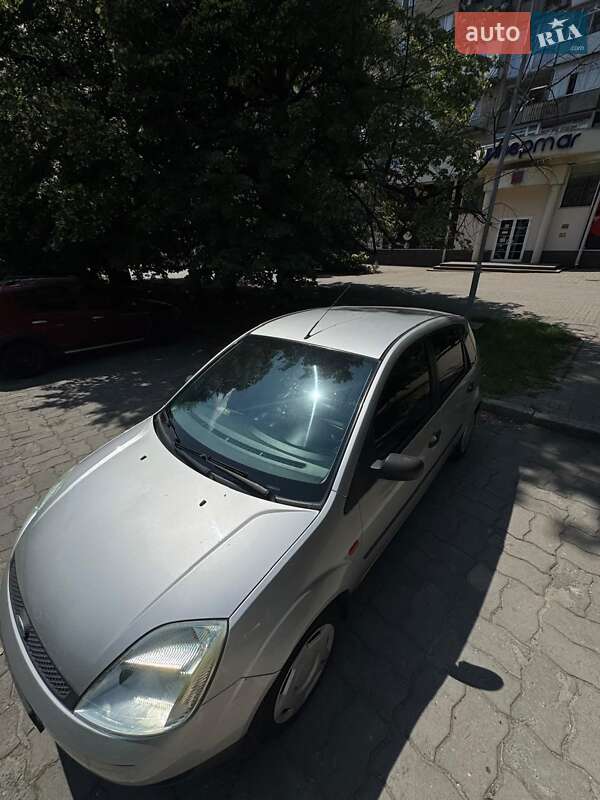 Хэтчбек Ford Fiesta 2004 в Запорожье