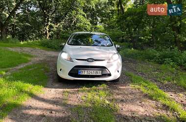 Хэтчбек Ford Fiesta 2011 в 