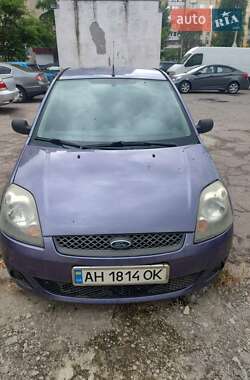 Хэтчбек Ford Fiesta 2006 в Каменском
