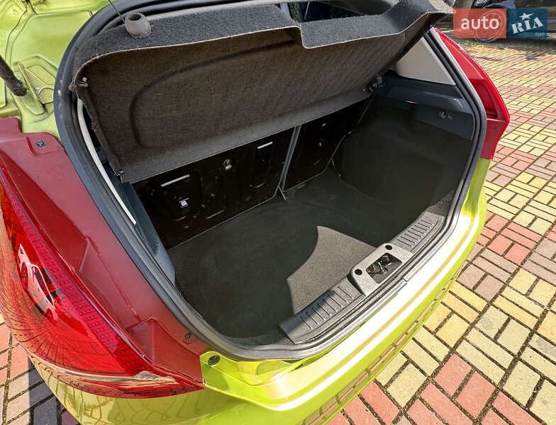 Хэтчбек Ford Fiesta 2008 в Изяславе