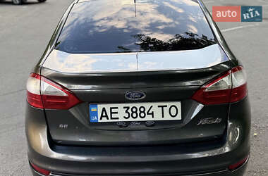 Седан Ford Fiesta 2016 в 
