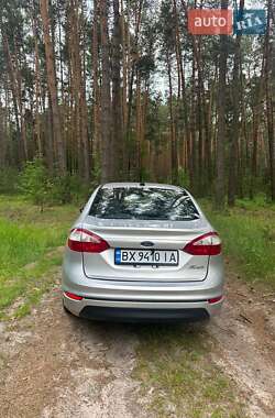 Седан Ford Fiesta 2016 в 
