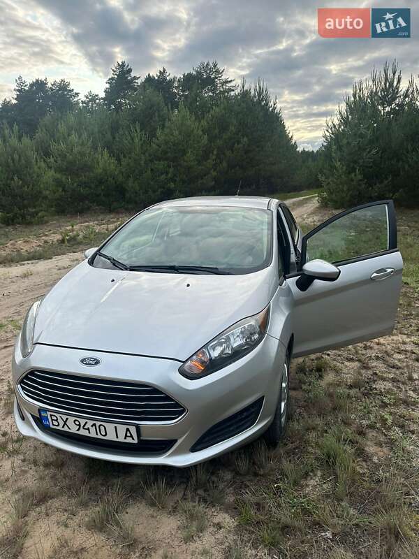 Седан Ford Fiesta 2016 в Славуте