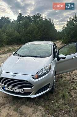 Седан Ford Fiesta 2016 в 