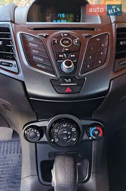 Хэтчбек Ford Fiesta 2015 в 