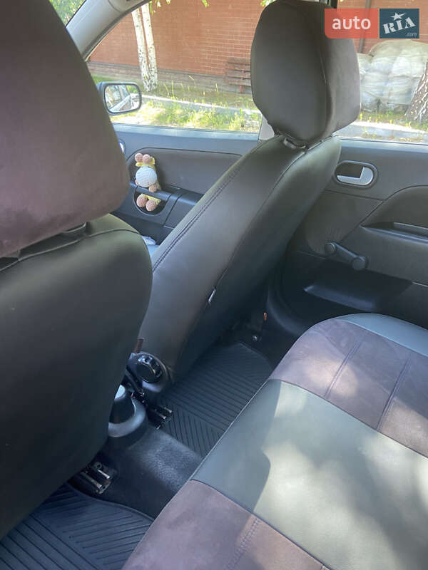 Хэтчбек Ford Fiesta 2007 в Виннице