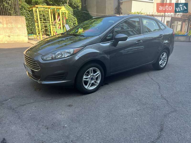 Седан Ford Fiesta 2019 в Днепре