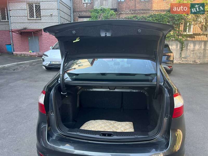 Седан Ford Fiesta 2019 в Днепре