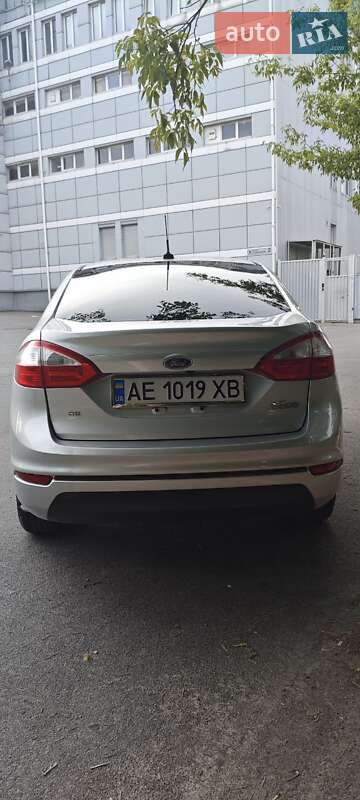 Седан Ford Fiesta 2017 в Днепре