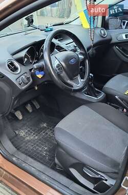 Хэтчбек Ford Fiesta 2013 в 