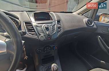 Хэтчбек Ford Fiesta 2013 в 