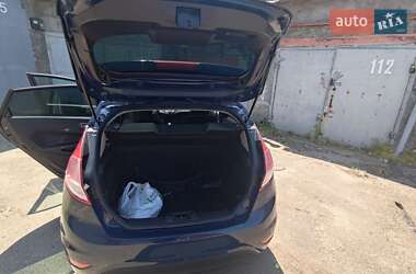 Хэтчбек Ford Fiesta 2013 в 