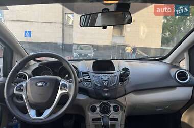 Хэтчбек Ford Fiesta 2018 в 