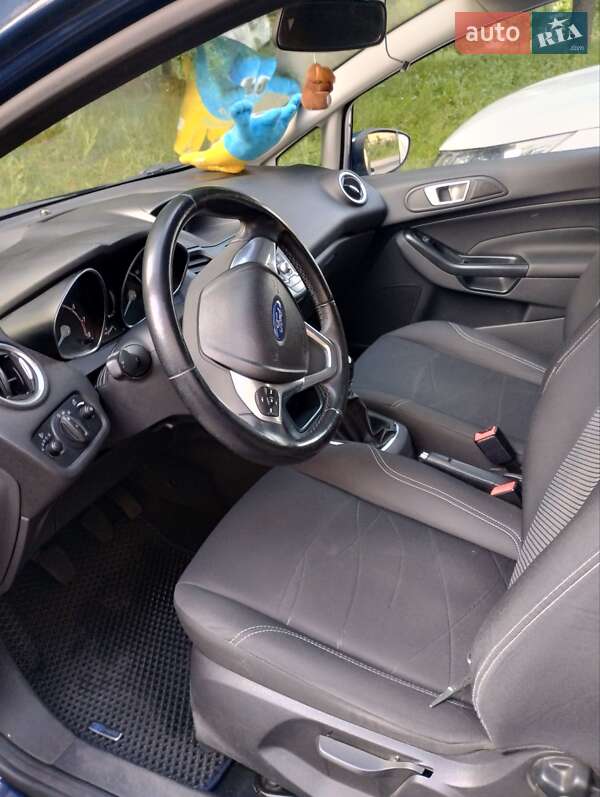 Хэтчбек Ford Fiesta 2013 в Виннице