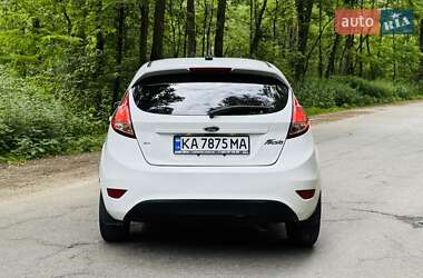 Хэтчбек Ford Fiesta 2015 в 