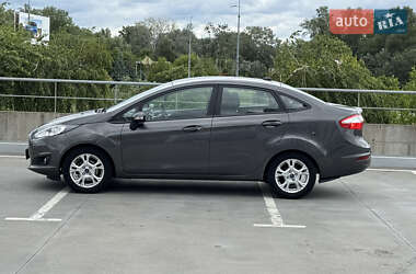 Седан Ford Fiesta 2016 в 