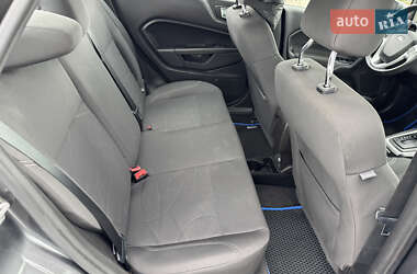 Седан Ford Fiesta 2016 в 
