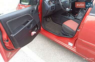 Хэтчбек Ford Fiesta 2007 в 